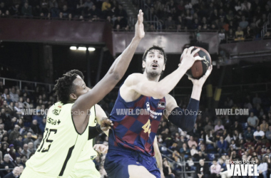 El juego interior del Barça acaba con el Estudiantes (94-72)