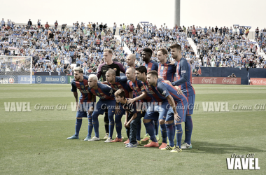 Messi surfea en el oleaje