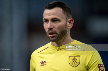 Phil Bardsley pens Burnley extension