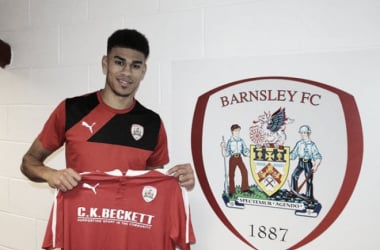 Manchester United&#039;s Ashley Fletcher joins Barnsley on loan