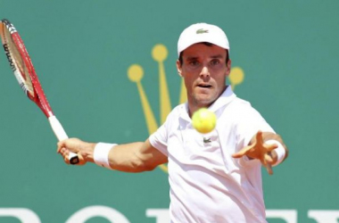 Roberto Bautista arrasa a Becker