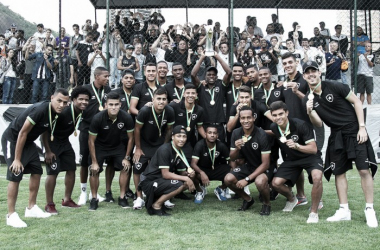 Botafogo enfrenta Mirassol de olho nas quartas de final da Copinha