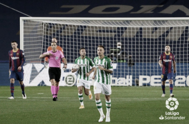 Un Real Betis cargado de rojas