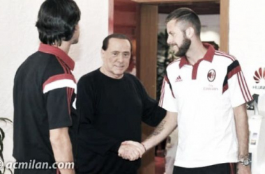 Berlusconi felicita jogadores do Milan por vitória diante da Lazio