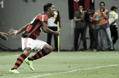 Berrío marca na estreia e Flamengo derrota Grêmio na Primeira Liga