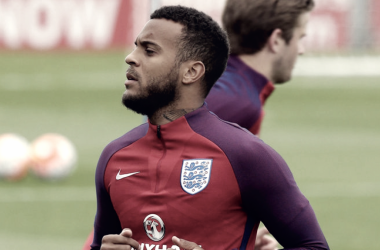 Ryan Bertrand queda fuera por lesión