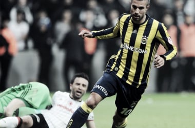 Fenerbahçe le gana a Besiktas un derbi copero marcado por la tensión