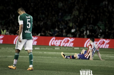 Empate insulso y bronca en el estadio para acabar la temporada