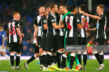 Everton 2-2 Newcastle United: Two stoppage-time goals rescue unlikely point for the Magpies