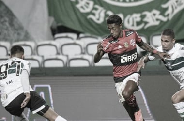 Após vitória na ida, Flamengo
busca classificação contra o Coritiba na Copa do Brasil