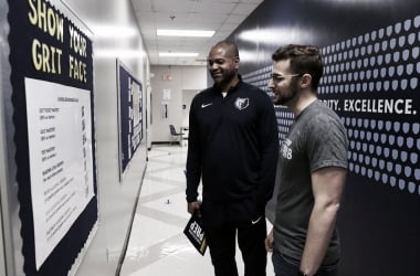 Bickerstaff firma tres años como técnico de los Grizzlies