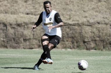Com objetivo de recolocar Botafogo na elite, Bill projeta 30 gols na temporada