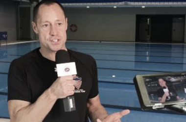 Bill May da una Master Class a jóvenes nadadores en España