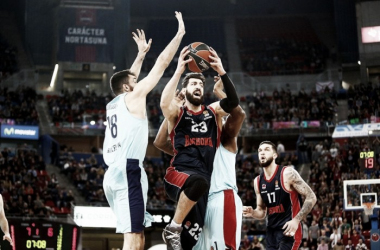 Baskonia supera al Barça en una noche de gala