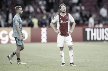 Un Ajax con la cabeza en la previa de Champions, se atora en el inicio liguero