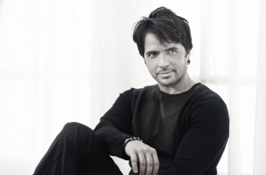 Luis Fonsi aterriza en España