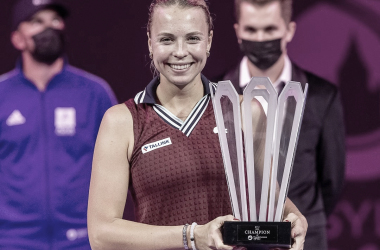 Anett Kontaveit, campeona y clasificada a las Finales WTA