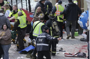 Dos explosiones conmocionan Boston durante la maratón