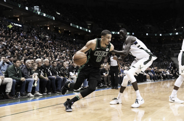 NBA - Boston fallisce in rimonta: Antetokounmpo trascina i Bucks al 2-2 nella serie (104-102)