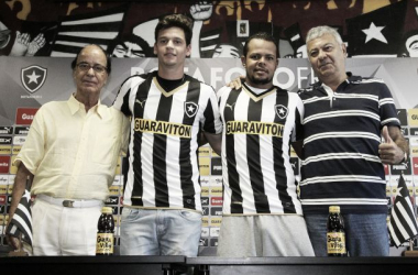 Zagueiro Alisson e atacante Bill são apresentados no Botafogo