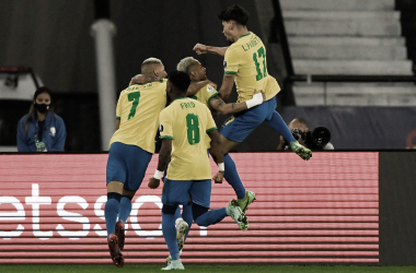 Com um a menos, Brasil supera Chile e está na semifinal da
Copa América