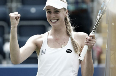 Naomi Broady fights through to second round