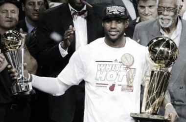 Según los &#039;General Managers&#039;, Miami conseguirá el &quot;three-peat&quot; y Lebron será MVP