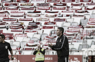 Após tropeço em casa, Bruno Lage lamenta chance desperdiçada pelo Benfica de assumir liderança