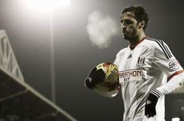 Fulham extend Bryan Ruiz&#039; contract, triggering clause in his deal