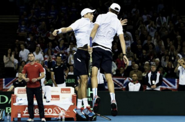 Bob y Mike Bryan sufren para retrasar el alirón británico