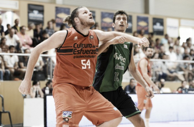 El Valencia Basket ahoga a un Joventut mermado en el juego interior