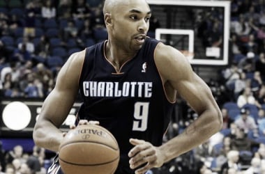 Gerald Henderson continuará en los Hornets un año más