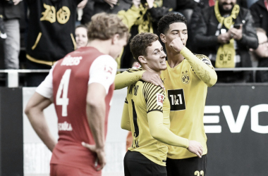 Eficiente, Borussia Dortmund vence Colônia e se isola como "anti-Bayern" na Bundesliga