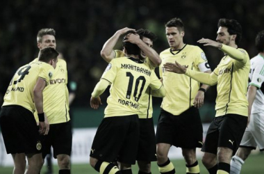 Com gols de Mkhitaryan e Lewandowski, Dortmund vence Wolfsburg por 2 a 0 e se garante na final da DFB-Pokal