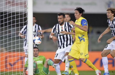 Juve in rimonta, Chievo ko tra le polemiche