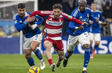 El Granada CF paga sus errores defensivos y cae frente al Real Oviedo