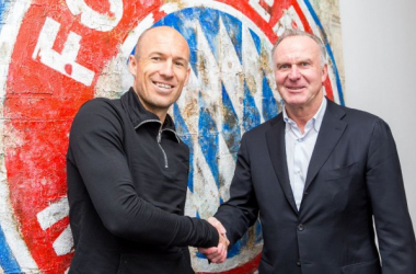 Arjen Robben pens Bayern extension
