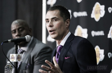 Lakers, Rob Pelinka e Magic Johnson si presentano: "Dobbiamo ridare entusiasmo e prestigio"