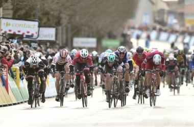 Parigi-Nizza 2017, 3° tappa: Bennett si impone in volata davanti a Kristoff e Degenkolb