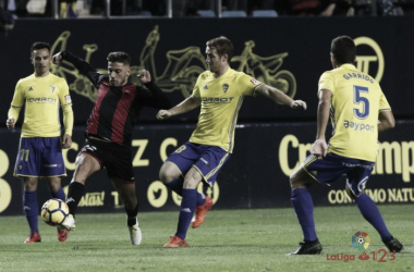 El Reus se despierta demasiado tarde en Cádiz