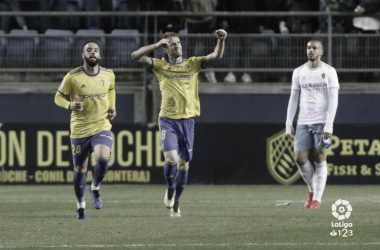 El Cádiz logra un valioso punto después de tirar a la basura el primer tiempo ante el Zaragoza