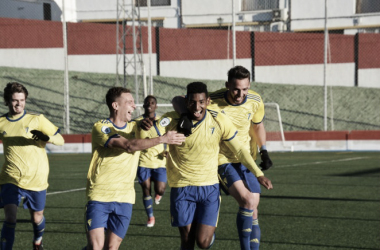 El Cádiz CF B sigue en lo más alto de la tabla tras ganar al Atl. Espeleño (0-2)