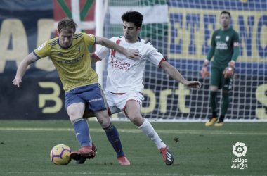 Un Rayo de fútbol vistoso pero irregular