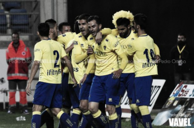 El Cádiz tumba al Real Jaén y se pone líder a ritmo del 3x4