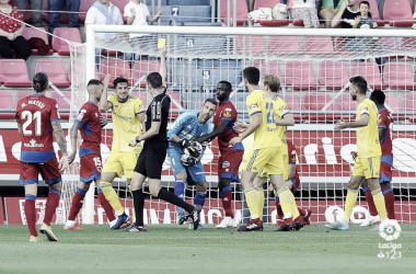 El Cádiz CF logra el empate ante un peleón CD Numancia