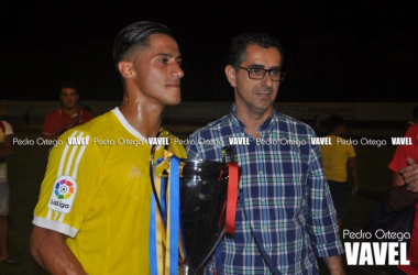 El Cádiz comienza la pretemporada con victoria y goleada en Barbate