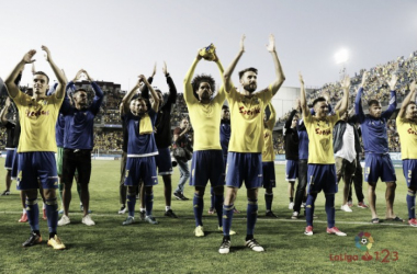 Noche redonda y &quot;playoff&quot; para el Cádiz, que manda al Elche a Segunda B