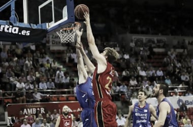 CAI Zaragoza- Tuenti Móvil Estudiantes: obligaciones dispares.