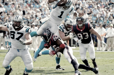 Cam Newton es un &#039;quarterback&#039; y un &#039;runningback&#039; de élite