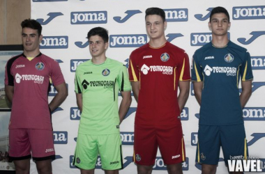 El Getafe presenta las equipaciones oficiales de la temporada 2015/16